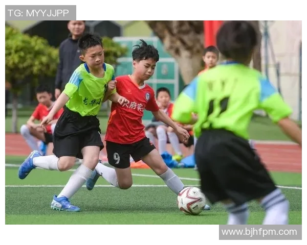 足球明星新篇章全景揭秘从绿茵场到商业巨头的华丽转身